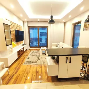 Szafrana 5b By Homeprime Kraków